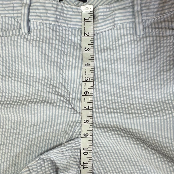 Lands End Womens Size 10 Blue White Striped Seersucker Bermuda Shorts-Stretchy - Picture 7 of 8